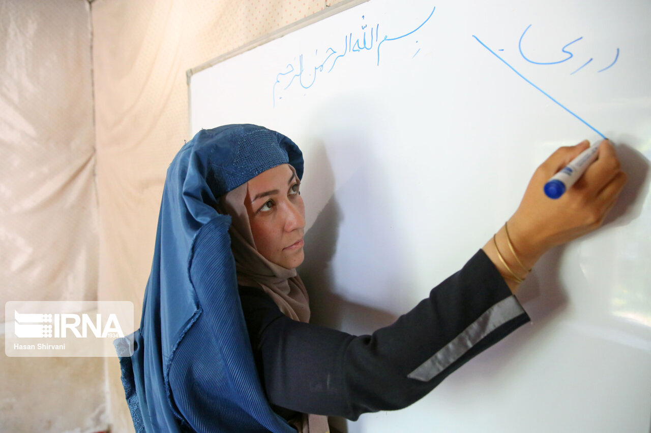 برپایی کلاس درس خانگی در کابل برای دختران علاقه مند به تحصیل