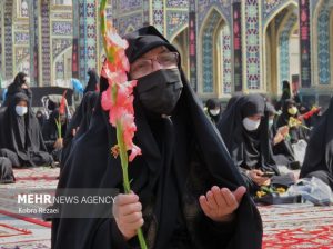 مراسم حماسه نوغان در ساروز شهادت امام رضا (ع) در حرم مطهر رضوی