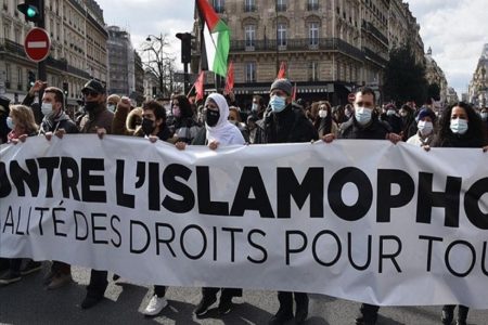 دست از حجابم بردار/ این شعار اعتراضی زنان مسلمان در فرانسه است