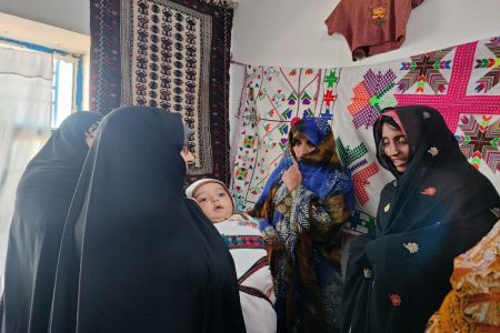 سنتی دوزی ویژندهای ایرانی در تعاونی زنان روستایی خراسان جنوبی