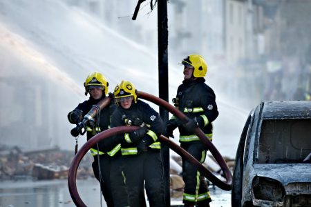 زن‌ستیزی علیه کارکنان آتش نشانی انگلیس