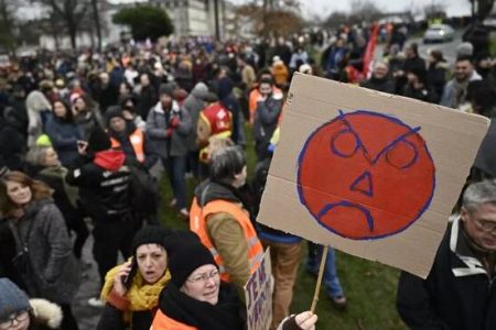 تغییر قانون بازنشستگی سبب افزایش نگرانی زنان فرانسوی و اعتراضات شده است