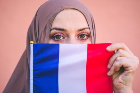 راه اندازی وب سایت کاریابی برای کمک به اشتغال زنان محجبه فرانسه