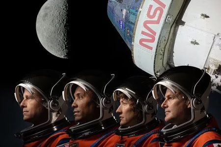اولین زنی که به مدار ماه می‌رود