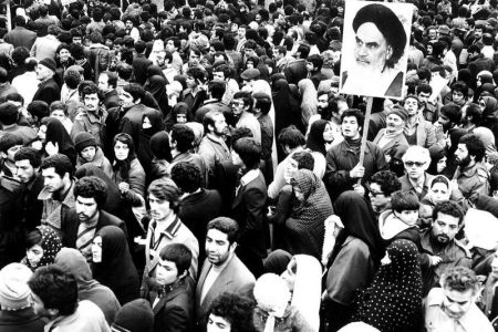 قیام ۱۵ خرداد اولین حضور جدی زنان در حوادث انقلاب اسلامی
