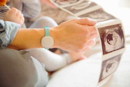 اختراع دستبند هوشمند ایرانی برای زنان باردار