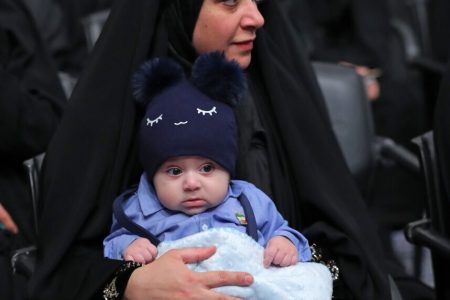 تشکر صمیمانه رهبر انقلاب از یک مادر قهرمان