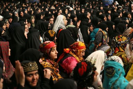 عدالت، محور سخنان رهبر در دیدار با بانوان