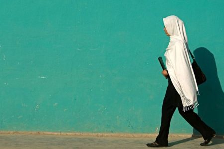 کمک به تحصیل دختران افغانستانی توسط یک وب‌سایت ایرانی