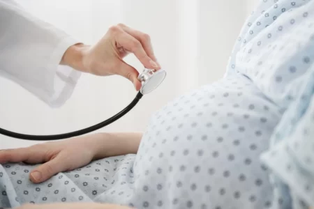 رکورد زنی مجتمع خیرین سلامت قم در حفظ جان مادران باردار