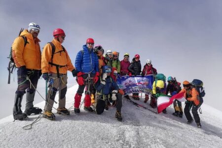 نخستین صعود برون مرزی تیم بانوان کارگر ایران به قله آرارات