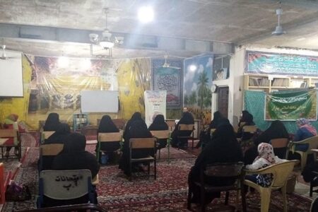 ارائه مشاوره در طرح «ترنم زندگی» به دختران آسیب‌پذیر در حاشیه شهر مشهد