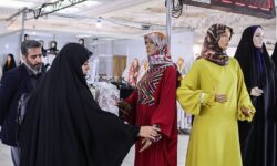 محدودیت دسترسی به پوشاک اسلامی در ایران