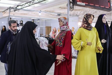 محدودیت دسترسی به پوشاک اسلامی در ایران
