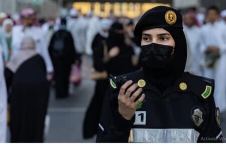 تلاش عربستان برای جذب گردشگر با تغییر موضع در قبال زنان