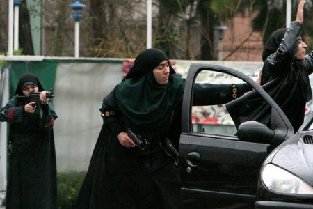 اقتدار زنانه در میدان قانون؛ سارقان خودرو در دام پلیس بانوان
