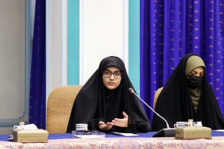 «وقتی حقیقت با زبان انگلیسی فریاد می‌شود؛ روایت آرمیتا از ترور پدرش»