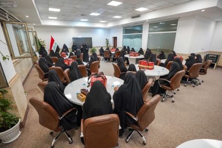  خدمت‌رسانی ۱۵۰۰ خادم حرم مطهر امام علی(ع) به زائران اربعین
