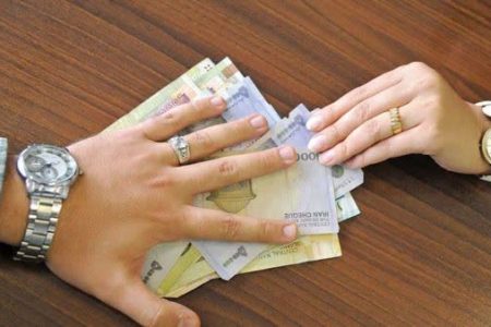 خشونت اقتصادی پنهان علیه زنان در خانه