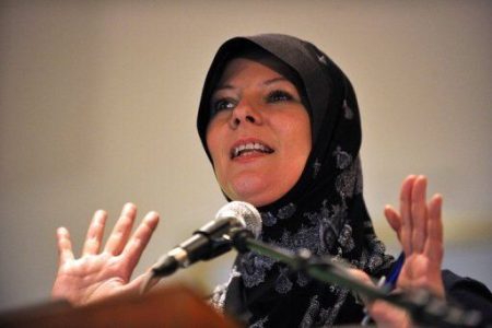 بانوی فعال حقوق بشر در انگلستان؛ زندگی پیامبر اسلام، گمشده نسل ماست