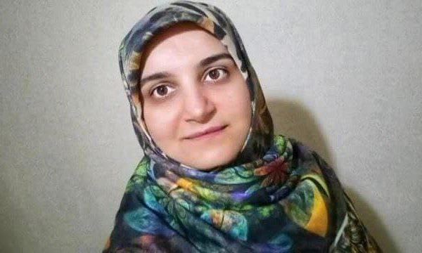 دختر ایرانی، در سرکوب و بازداشت فرانسه برای صدای آزادی
