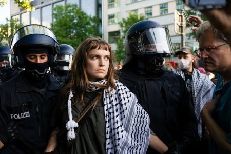 ۲هزار شکایت علیه پلیس اسپانیا به دلیل اعمال خشونت در اعتراضات علیه اسرائیل