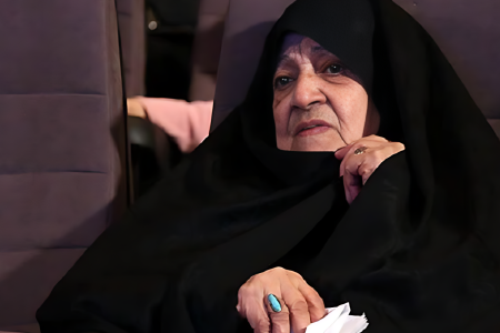 پیام مادر شهید مجید حداد عادل: قدر انقلاب را بدانید