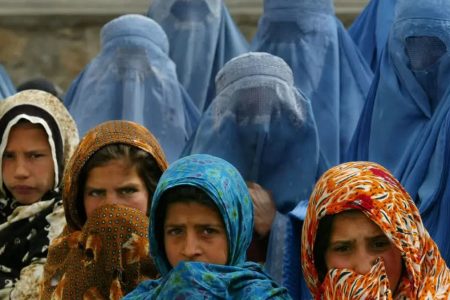 پیامدهای ممنوعیت تحصیل و کار زنان در افغانستان؛ افزایش مرگ و میر مادران