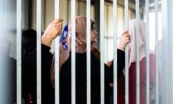 ۴۸ زن اسیر در زندان‌های اشغالگران، از جمله دو کودک و یک زن باردار