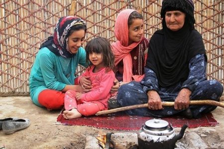 بیمه رایگان ۳۷۱ هزار مادر روستایی صاحب سه فرزند