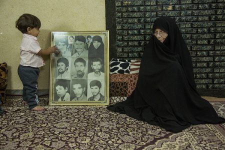 روایت استقامت مادر ۹ شهید