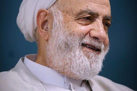 حجت‌الاسلام قرائتی؛ رابطه با نسل نو را تقویت کنید