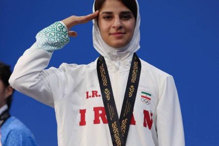دختر ایران طلای MMA را بر گردن آویخت