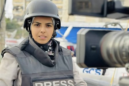 جهان قهرمان آزادی مطبوعات را گرامی داشت: مریم ابودقه، صدای جاودانهٔ غزه