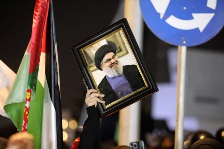 زندگی آبروی ظالم را می‌برد