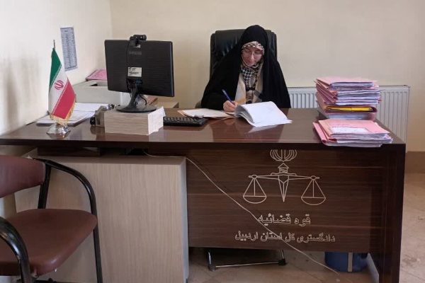 زنان قاضی به دادگاه خانواده می‌آیند