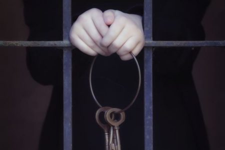 اجرای مجازات‌های جایگزین حبس برای حمایت از زنان و مادران در دستور کار قوه قضائیه