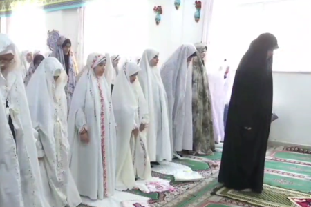 امام جماعت زن برای زنان؛ حکمی قدیمی با بازتابی تازه در رسانه‌ها