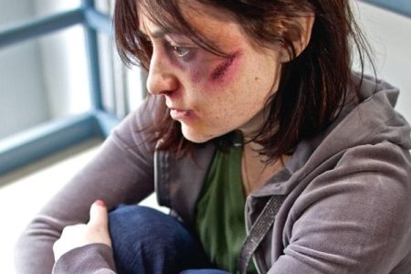 بحران خانه‌های امن در آلمان؛ هر ساعت ۱۵ زن، قربانی خشونت