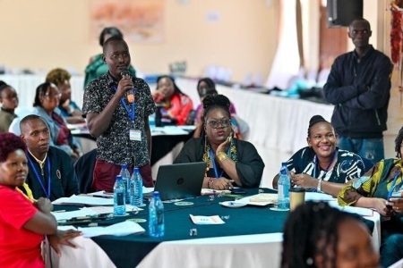 چرا کانادا توسعه را به ابزار تغییر هویت جوامع تبدیل کرده است؟