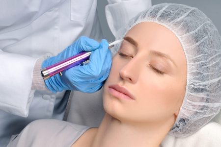 افشای خطرات «آرایش دائم»: از التهاب طولانی تا تغییر رنگ