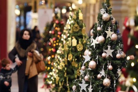 برهنگی در پرفورمنس کریسمسی؛ وقتی شادی وارداتی، هنجارهای فرهنگی را نشانه می‌گیرد